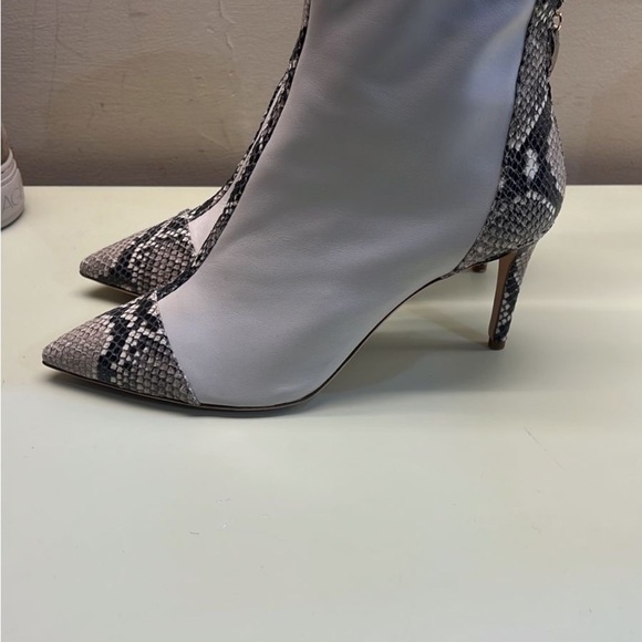 GIOVANNA GRAZZINI MADE IN ITALY Elegant White and Black Heeled Boots Snakeskin - Picture 2 of 5